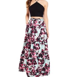 Y-Neck Lace Top with Floral Skirt Size 5